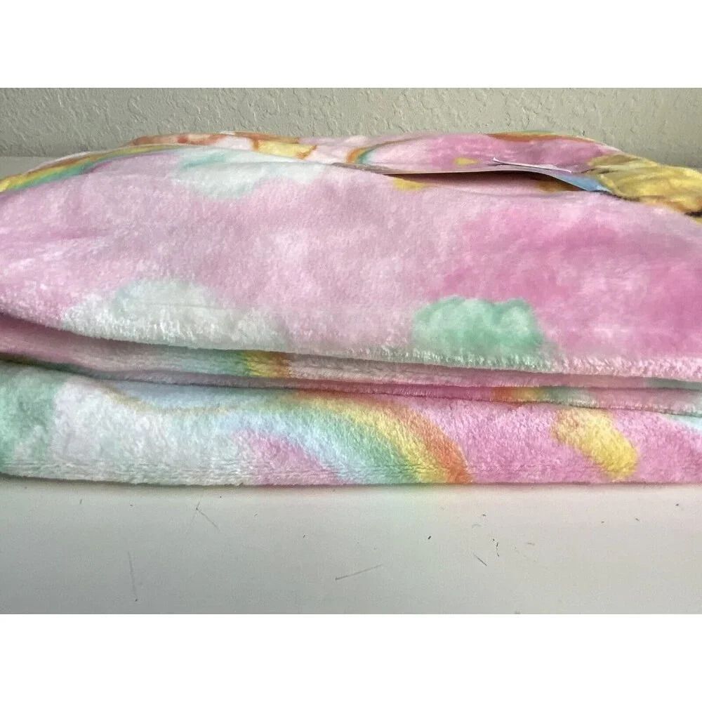 Care Bears Soft Plush Throw Blanket 50 X 70” Rainbow‎ Hearts Love Valentines NEW - Picture 7 of 14
